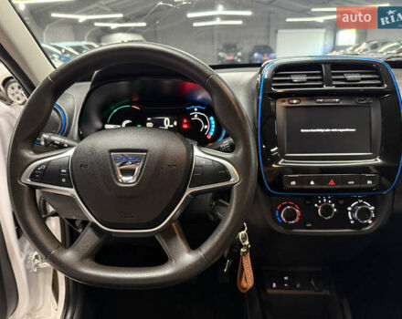 Белый Дачия Spring, объемом двигателя 0 л и пробегом 50 тыс. км за 7600 $, фото 62 на Automoto.ua