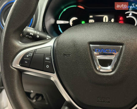 Белый Дачия Spring, объемом двигателя 0 л и пробегом 50 тыс. км за 7600 $, фото 64 на Automoto.ua