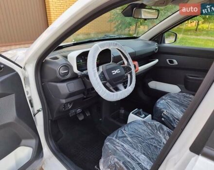 Белый Дачия Spring, объемом двигателя 0 л и пробегом 1 тыс. км за 17000 $, фото 10 на Automoto.ua