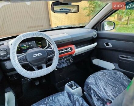 Белый Дачия Spring, объемом двигателя 0 л и пробегом 1 тыс. км за 17000 $, фото 11 на Automoto.ua