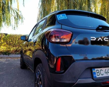 Черный Дачия Spring, объемом двигателя 0 л и пробегом 33 тыс. км за 11700 $, фото 5 на Automoto.ua