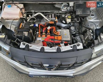 Сірий Дачія Spring, об'ємом двигуна 0 л та пробігом 12 тис. км за 7777 $, фото 18 на Automoto.ua