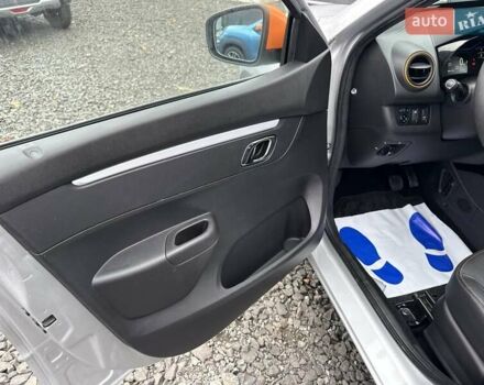 Серый Дачия Spring, объемом двигателя 0 л и пробегом 32 тыс. км за 8950 $, фото 24 на Automoto.ua