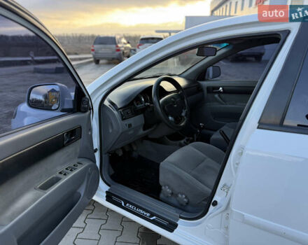 Білий Деу Джентра, об'ємом двигуна 1.49 л та пробігом 181 тис. км за 4200 $, фото 12 на Automoto.ua