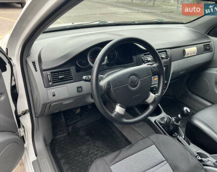 Білий Деу Джентра, об'ємом двигуна 1.49 л та пробігом 127 тис. км за 4900 $, фото 7 на Automoto.ua