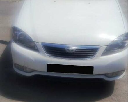 Белый Дэу Джентра, объемом двигателя 1.49 л и пробегом 170 тыс. км за 3300 $, фото 1 на Automoto.ua