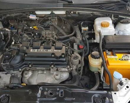 Белый Дэу Джентра, объемом двигателя 1.49 л и пробегом 143 тыс. км за 5000 $, фото 6 на Automoto.ua