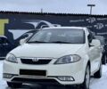 Белый Дэу Джентра, объемом двигателя 1.6 л и пробегом 160 тыс. км за 4600 $, фото 4 на Automoto.ua