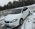 Белый Дэу Джентра, объемом двигателя 1.5 л и пробегом 170 тыс. км за 5300 $, фото 1 на Automoto.ua