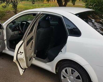 Белый Дэу Джентра, объемом двигателя 1.49 л и пробегом 143 тыс. км за 5000 $, фото 2 на Automoto.ua