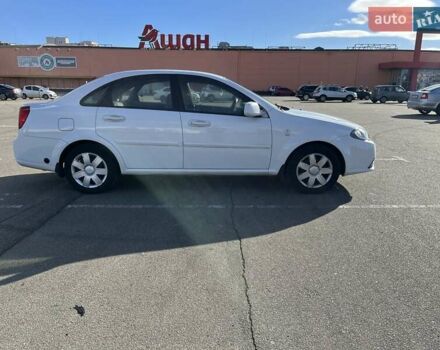 Белый Дэу Джентра, объемом двигателя 1.49 л и пробегом 201 тыс. км за 3900 $, фото 3 на Automoto.ua