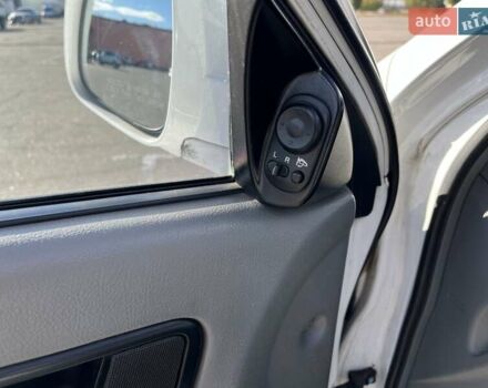 Белый Дэу Джентра, объемом двигателя 1.49 л и пробегом 201 тыс. км за 3900 $, фото 12 на Automoto.ua