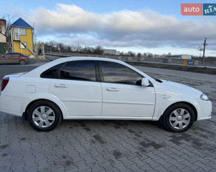 Білий Деу Джентра, об'ємом двигуна 1.49 л та пробігом 181 тис. км за 4200 $, фото 6 на Automoto.ua