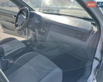 Белый Дэу Джентра, объемом двигателя 1.49 л и пробегом 201 тыс. км за 3900 $, фото 9 на Automoto.ua