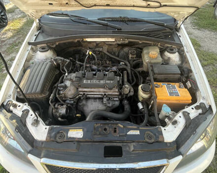 Білий Деу Джентра, об'ємом двигуна 1.49 л та пробігом 250 тис. км за 3800 $, фото 9 на Automoto.ua