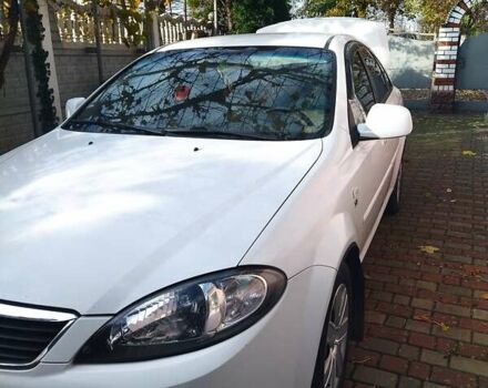 Деу Джентра 2014 у Старокостянтинів на Automoto.ua Білий Деу Джентра, об'ємом двигуна 1.49 л та пробігом 288 тис. км за 4250 $, фото 1 на Automoto.ua