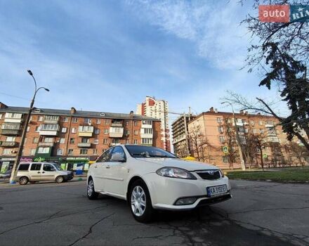 Білий Деу Джентра, об'ємом двигуна 1.49 л та пробігом 211 тис. км за 4300 $, фото 4 на Automoto.ua