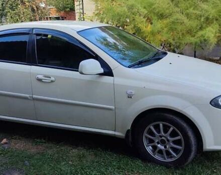 Белый Дэу Джентра, объемом двигателя 1.49 л и пробегом 180 тыс. км за 4400 $, фото 1 на Automoto.ua