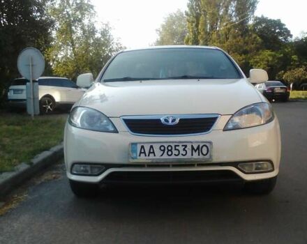 Белый Дэу Джентра, объемом двигателя 1.5 л и пробегом 269 тыс. км за 4100 $, фото 1 на Automoto.ua