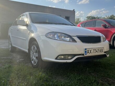 Білий Деу Джентра, об'ємом двигуна 1.5 л та пробігом 230 тис. км за 4300 $, фото 1 на Automoto.ua