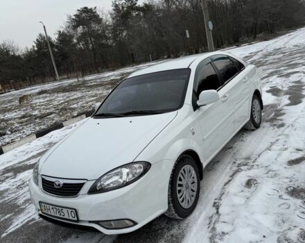 Белый Дэу Джентра, объемом двигателя 1.5 л и пробегом 170 тыс. км за 5300 $, фото 1 на Automoto.ua