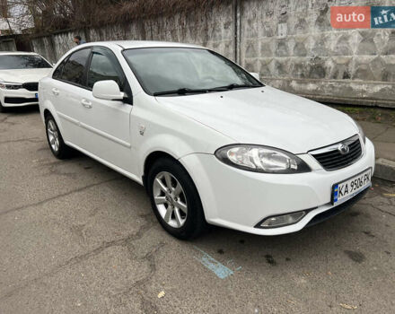 Білий Деу Джентра, об'ємом двигуна 1.49 л та пробігом 127 тис. км за 4900 $, фото 1 на Automoto.ua