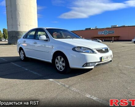 Дэу Джентра 2014 в Киеве на Automoto.ua Белый Дэу Джентра, объемом двигателя 1.5 л и пробегом 201 тыс. км за 3900 $, фото 1 на Automoto.ua