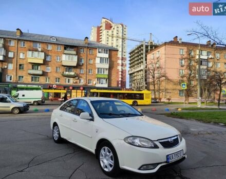 Білий Деу Джентра, об'ємом двигуна 1.49 л та пробігом 211 тис. км за 3800 $, фото 1 на Automoto.ua