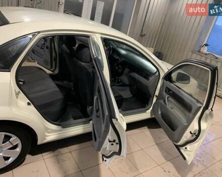 Деу Джентра 2013 у Кролевце на Automoto.ua Бежевий Деу Джентра, об'ємом двигуна 1.49 л та пробігом 185 тис. км за 4400 $, фото 12 на Automoto.ua