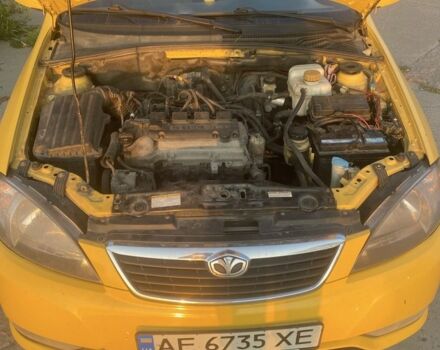 Желтый Дэу Джентра, объемом двигателя 1.5 л и пробегом 320 тыс. км за 2900 $, фото 3 на Automoto.ua