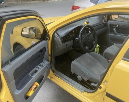 Желтый Дэу Джентра, объемом двигателя 1.5 л и пробегом 320 тыс. км за 2900 $, фото 5 на Automoto.ua