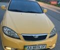Желтый Дэу Джентра, объемом двигателя 1.49 л и пробегом 170 тыс. км за 4600 $, фото 1 на Automoto.ua
