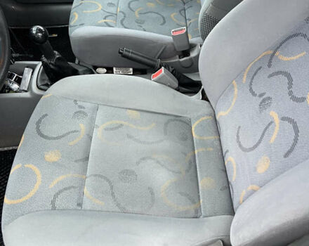 Жовтий Деу Калос, об'ємом двигуна 1.2 л та пробігом 157 тис. км за 2700 $, фото 28 на Automoto.ua