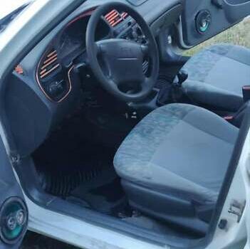 Білий Деу Ланос, об'ємом двигуна 1.3 л та пробігом 270 тис. км за 999 $, фото 4 на Automoto.ua