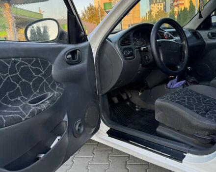 Белый Дэу Ланос, объемом двигателя 1.6 л и пробегом 242 тыс. км за 2350 $, фото 8 на Automoto.ua