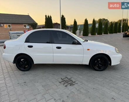 Белый Дэу Ланос, объемом двигателя 1.6 л и пробегом 242 тыс. км за 2350 $, фото 1 на Automoto.ua