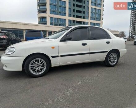 Дэу Ланос 2003 в Днепре (Днепропетровске) на Automoto.ua Белый Дэу Ланос, объемом двигателя 1.5 л и пробегом 200 тыс. км за 2200 $, фото 4 на Automoto.ua