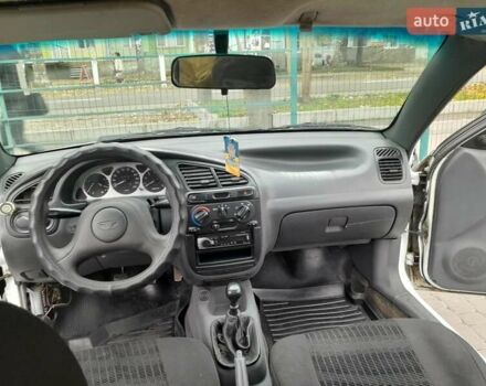 Белый Дэу Ланос, объемом двигателя 1.5 л и пробегом 528 тыс. км за 2000 $, фото 3 на Automoto.ua