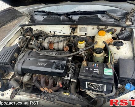 Белый Дэу Ланос, объемом двигателя 1.6 л и пробегом 180 тыс. км за 1600 $, фото 6 на Automoto.ua