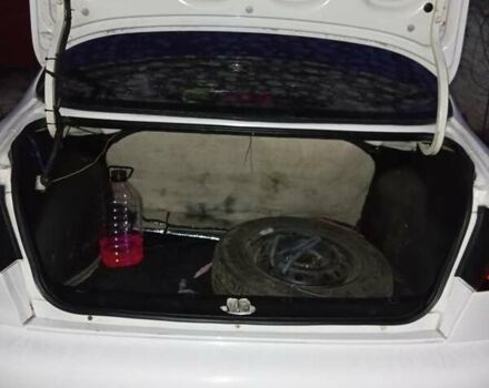 Белый Дэу Ланос, объемом двигателя 1.5 л и пробегом 480 тыс. км за 2000 $, фото 4 на Automoto.ua