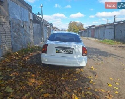 Белый Дэу Ланос, объемом двигателя 1.5 л и пробегом 300 тыс. км за 2000 $, фото 5 на Automoto.ua