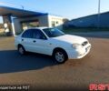 Белый Дэу Ланос, объемом двигателя 1.6 л и пробегом 200 тыс. км за 2000 $, фото 1 на Automoto.ua