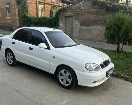 Белый Дэу Ланос, объемом двигателя 1.5 л и пробегом 301 тыс. км за 2300 $, фото 1 на Automoto.ua
