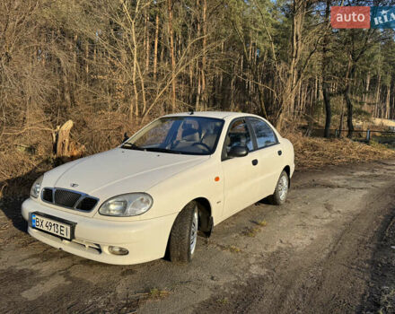 Белый Дэу Ланос, объемом двигателя 1.6 л и пробегом 152 тыс. км за 2000 $, фото 1 на Automoto.ua