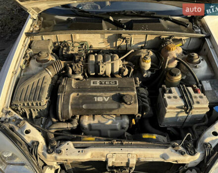 Белый Дэу Ланос, объемом двигателя 1.6 л и пробегом 152 тыс. км за 2000 $, фото 11 на Automoto.ua