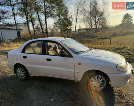Белый Дэу Ланос, объемом двигателя 1.6 л и пробегом 152 тыс. км за 2000 $, фото 2 на Automoto.ua