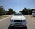 Белый Дэу Ланос, объемом двигателя 1.5 л и пробегом 200 тыс. км за 1500 $, фото 1 на Automoto.ua