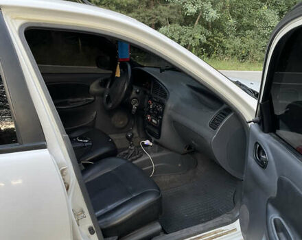 Белый Дэу Ланос, объемом двигателя 1.6 л и пробегом 261 тыс. км за 2700 $, фото 4 на Automoto.ua