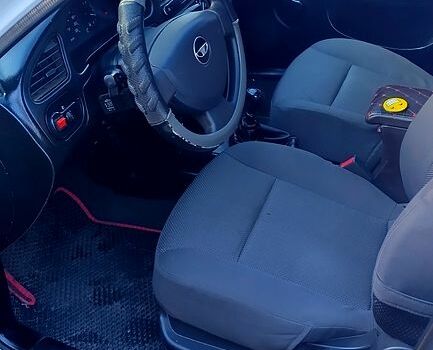 Белый Дэу Ланос, объемом двигателя 1.5 л и пробегом 370 тыс. км за 1310 $, фото 3 на Automoto.ua