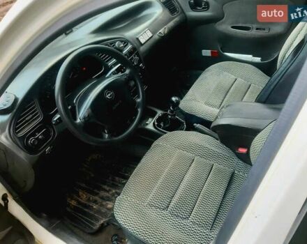 Белый Дэу Ланос, объемом двигателя 1.5 л и пробегом 150 тыс. км за 1520 $, фото 5 на Automoto.ua